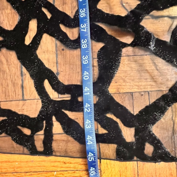 Paco Rabanne black square scarf/wrap 45x45 inch - Picture 4 of 8